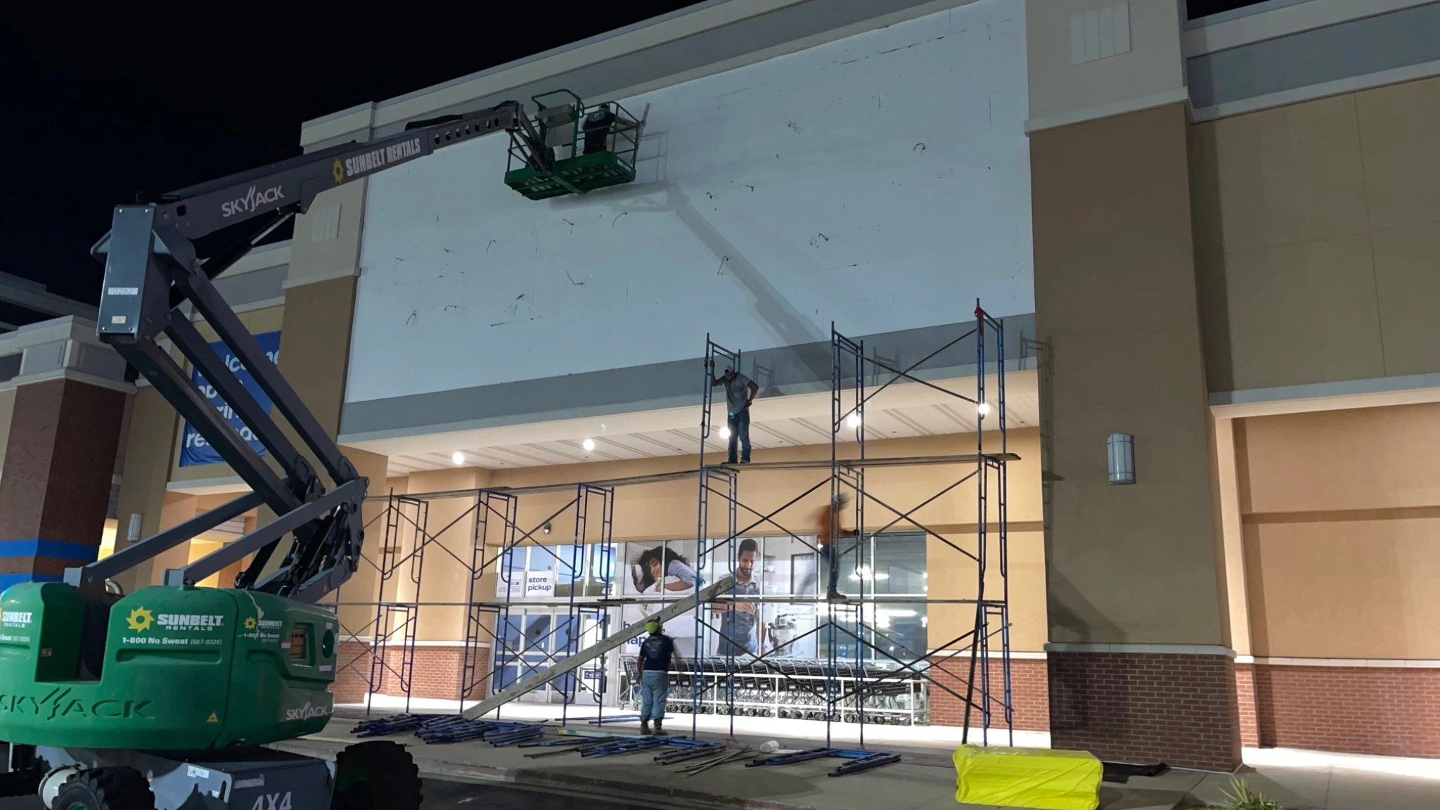 Bed Bath & Beyond Retail Renovation — Overnight façade work